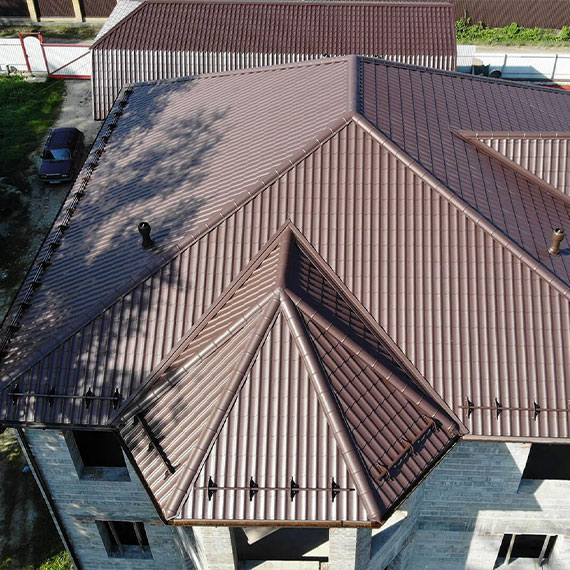Монтаж сложной крыши и кровли в Томмоте и Сахе (Якутии)